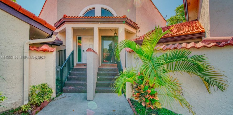 Таунхаус в Плантация, Флорида 3 спальни, 137.87м2 № 2052161