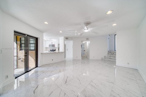 Купить таунхаус в Плантация, Флорида 3 спальни, 137.87м2, № 2052161 - фото 2