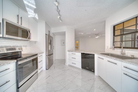 Купить таунхаус в Плантация, Флорида 3 спальни, 137.87м2, № 2052161 - фото 6