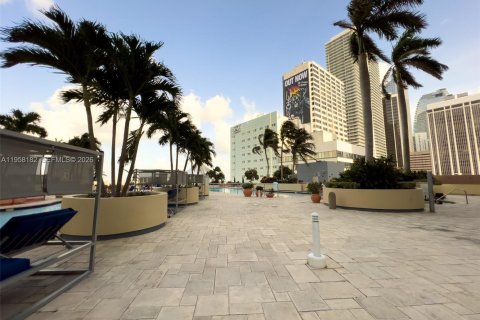 Condo in Miami, Florida, 2 bedrooms  № 2023858 - photo 28