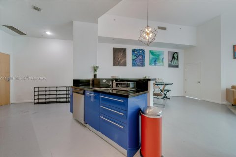 Condo in Miami, Florida, 2 bedrooms  № 2023858 - photo 9
