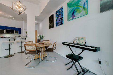 Condo in Miami, Florida, 2 bedrooms  № 2023858 - photo 7