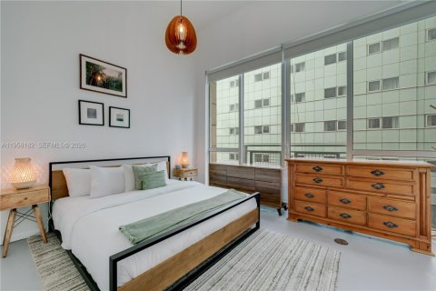 Condo in Miami, Florida, 2 bedrooms  № 2023858 - photo 5