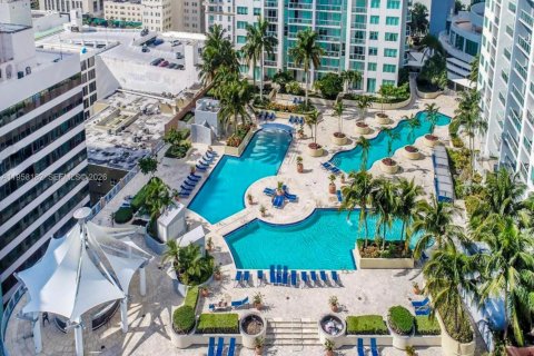 Condo in Miami, Florida, 2 bedrooms  № 2023858 - photo 22