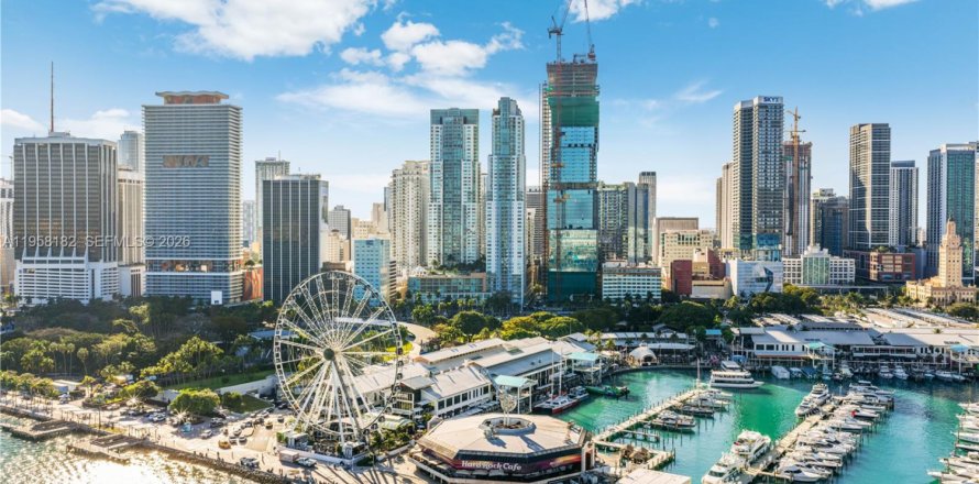 Condo in Miami, Florida, 2 bedrooms  № 2023858