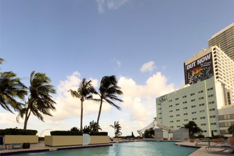 Condo in Miami, Florida, 2 bedrooms  № 2023858 - photo 27