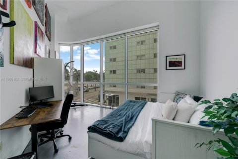 Condo in Miami, Florida, 2 bedrooms  № 2023858 - photo 12