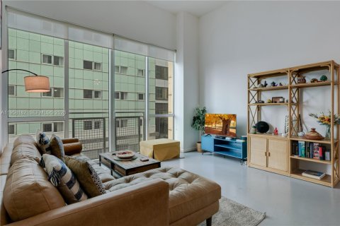 Condo in Miami, Florida, 2 bedrooms  № 2023858 - photo 4