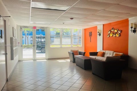 Condominio en alquiler en Miami Beach, Florida, 1 dormitorio, 38.83 m2 № 2020626 - foto 3