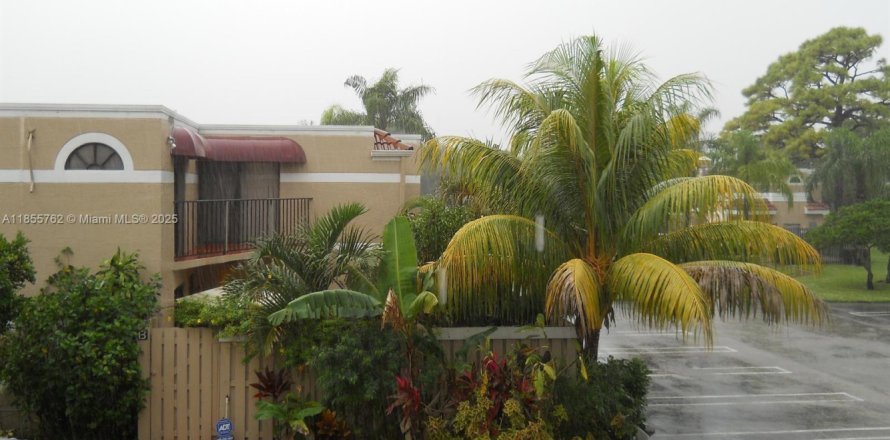 Townhouse in Delray Beach, Florida 3 bedrooms, 123.19 sq.m. № 1877975