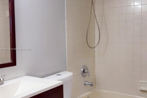 Townhouse in Delray Beach, Florida 3 bedrooms, 123.19 sq.m. № 1877975 - photo 9