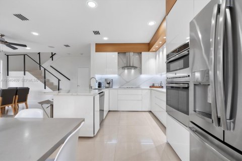 Купить виллу или дом в Майами, Флорида 5 спален, 261.24м2, № 2248361 - фото 27