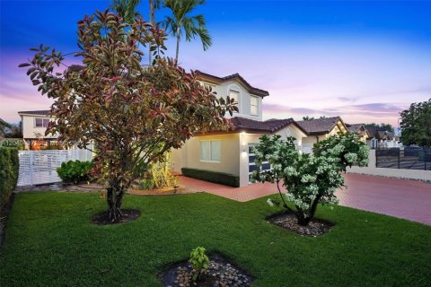 Купить виллу или дом в Майами, Флорида 5 спален, 261.24м2, № 2248361 - фото 8