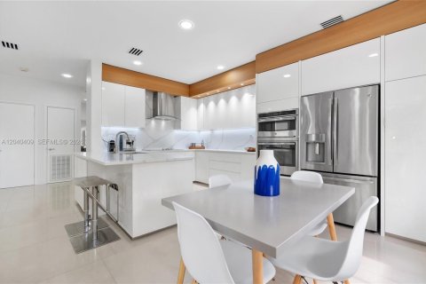 Купить виллу или дом в Майами, Флорида 5 спален, 261.24м2, № 2248361 - фото 18