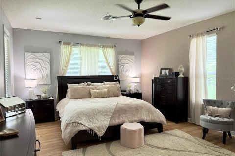 Casa en venta en Orlando, Florida, 4 dormitorios, 354.52 m2 № 1917349 - foto 15