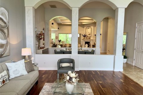 Casa en venta en Orlando, Florida, 4 dormitorios, 354.52 m2 № 1917349 - foto 2