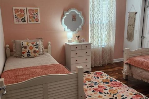 Casa en venta en Orlando, Florida, 4 dormitorios, 354.52 m2 № 1917349 - foto 24
