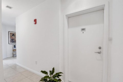 Copropriété à vendre à West Palm Beach, Floride: 1 chambre, 77.2 m2 № 2087620 - photo 2