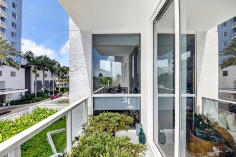 Copropriété à vendre à West Palm Beach, Floride: 1 chambre, 77.2 m2 № 2087620 - photo 25