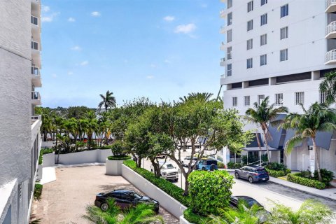 Copropriété à vendre à West Palm Beach, Floride: 1 chambre, 77.2 m2 № 2087620 - photo 24