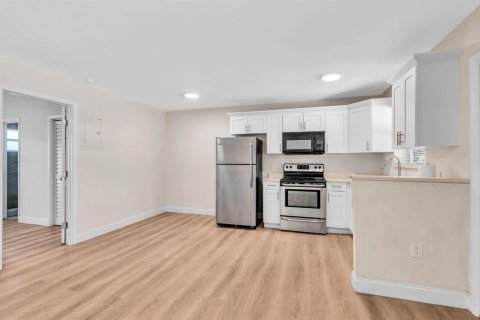 Appartement à louer à Hallandale Beach, Floride: 1 chambre, 286.98 m2 № 2181440 - photo 11
