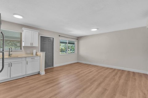Appartement à louer à Hallandale Beach, Floride: 1 chambre, 286.98 m2 № 2181440 - photo 13