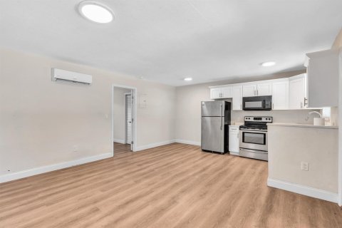 Appartement à louer à Hallandale Beach, Floride: 1 chambre, 286.98 m2 № 2181440 - photo 4