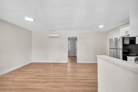 Appartement à louer à Hallandale Beach, Floride: 1 chambre, 286.98 m2 № 2181440 - photo 2