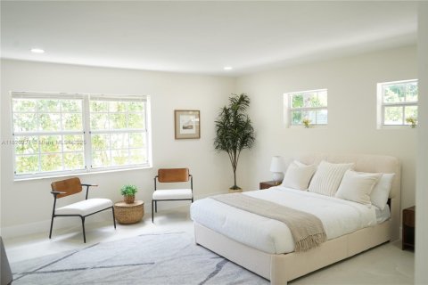 House in West Miami, Florida 3 bedrooms, 154.87 sq.m. № 1779287 - photo 24
