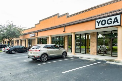 Commercial property in Valrico, Florida 3219.06 sq.m. № 2109640 - photo 20