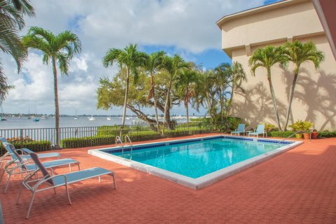 Copropriété à vendre à Stuart, Floride: 2 chambres, 145.02 m2 № 2178798 - photo 4
