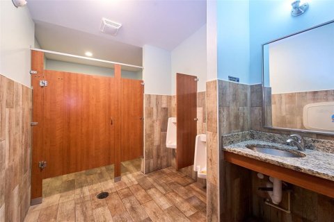 Commercial property in Brandon, Florida 454.29 sq.m. № 2139736 - photo 19