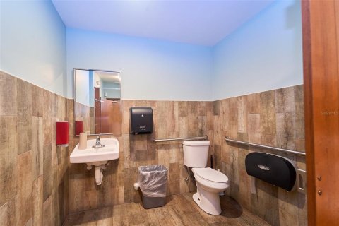 Commercial property in Brandon, Florida 454.29 sq.m. № 2139736 - photo 20