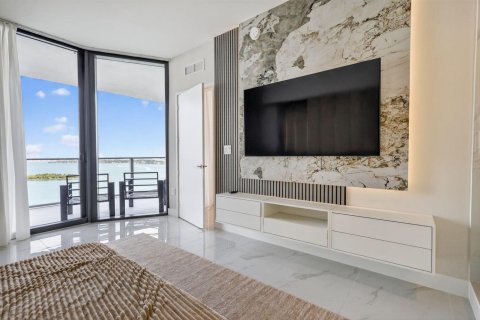 Copropriété à louer à Miami, Floride: 3 chambres, 143.53 m2 № 2422326 - photo 14