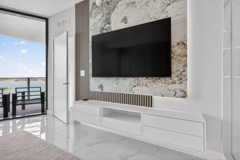 Condo à Miami, Floride, 3 chambres  № 2422326