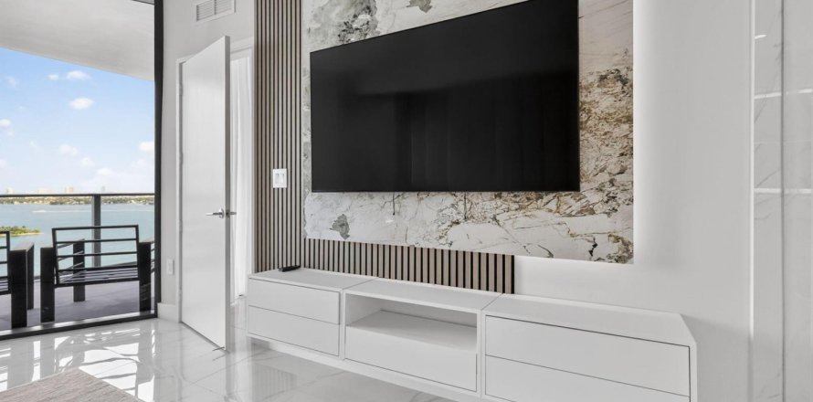 Condo à Miami, Floride, 3 chambres  № 2422326