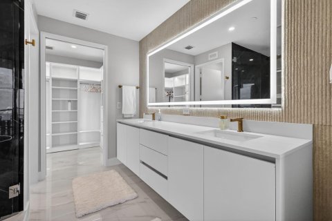 Copropriété à louer à Miami, Floride: 3 chambres, 143.53 m2 № 2422326 - photo 15
