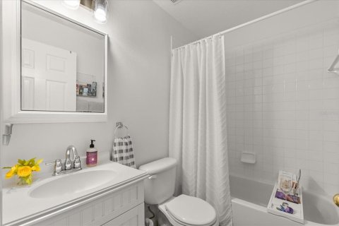 House in Tampa, Florida 3 bedrooms, 192.49 sq.m. № 1843296 - photo 18