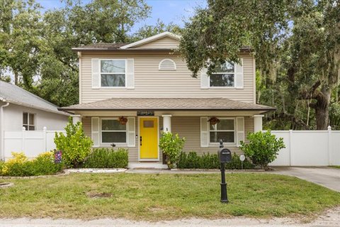 House in Tampa, Florida 3 bedrooms, 192.49 sq.m. № 1843296 - photo 1