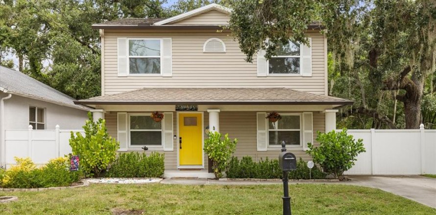 House in Tampa, Florida 3 bedrooms, 192.49 sq.m. № 1843296