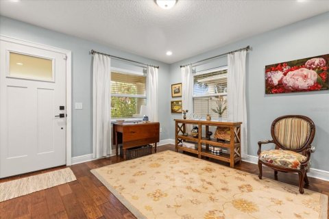 House in Tampa, Florida 3 bedrooms, 192.49 sq.m. № 1843296 - photo 3