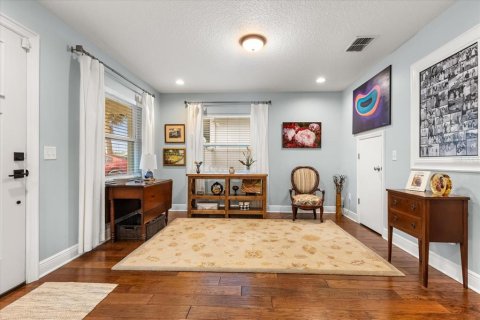 House in Tampa, Florida 3 bedrooms, 192.49 sq.m. № 1843296 - photo 2