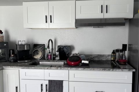 House in Saint Petersburg, Florida 3 bedrooms, 163.04 sq.m. № 1808645 - photo 25
