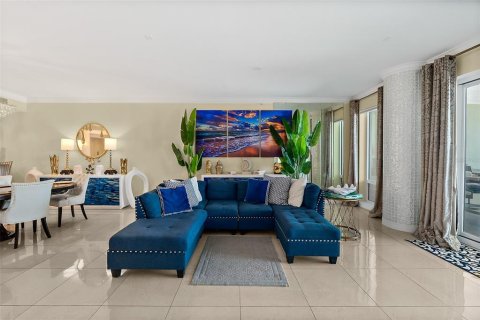Copropriété à vendre à Daytona Beach Shores, Floride: 3 chambres, 264.59 m2 № 2376864 - photo 8