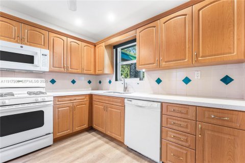 Купить виллу или дом в Плантация, Флорида 3 спальни, 149.76м2, № 1986303 - фото 12