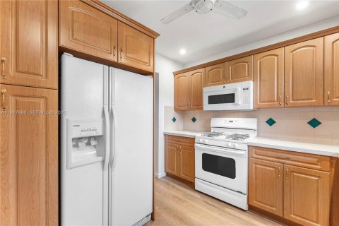 Купить виллу или дом в Плантация, Флорида 3 спальни, 149.76м2, № 1986303 - фото 11