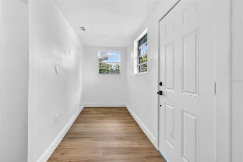House in Tampa, Florida 2 bedrooms, 75.81 sq.m. № 1880854 - photo 6