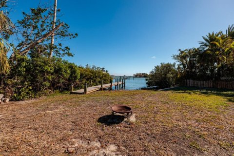 House in Redington Beach, Florida 2 bedrooms, 119.57 sq.m. № 1614285 - photo 7
