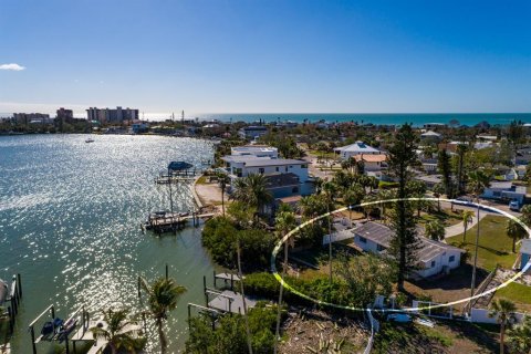 House in Redington Beach, Florida 2 bedrooms, 119.57 sq.m. № 1614285 - photo 23