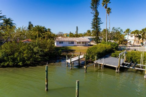 House in Redington Beach, Florida 2 bedrooms, 119.57 sq.m. № 1614285 - photo 11